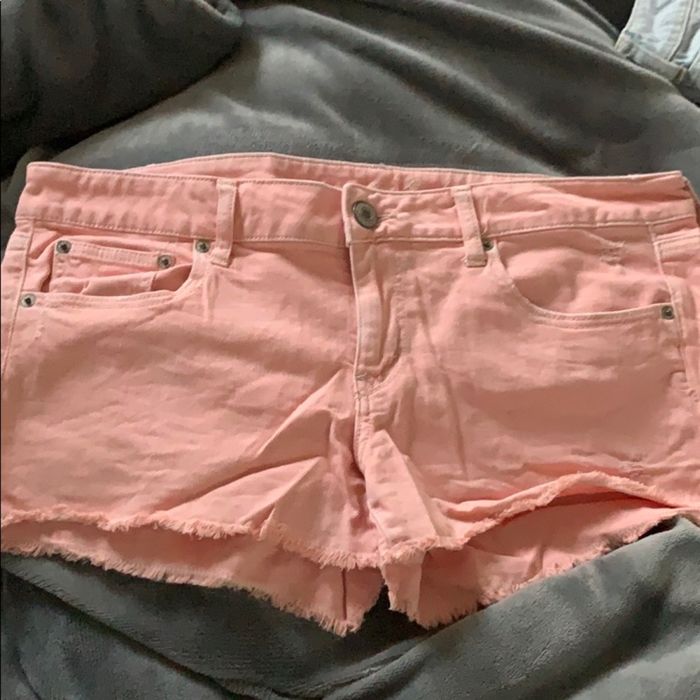 American Eagle peach shorts